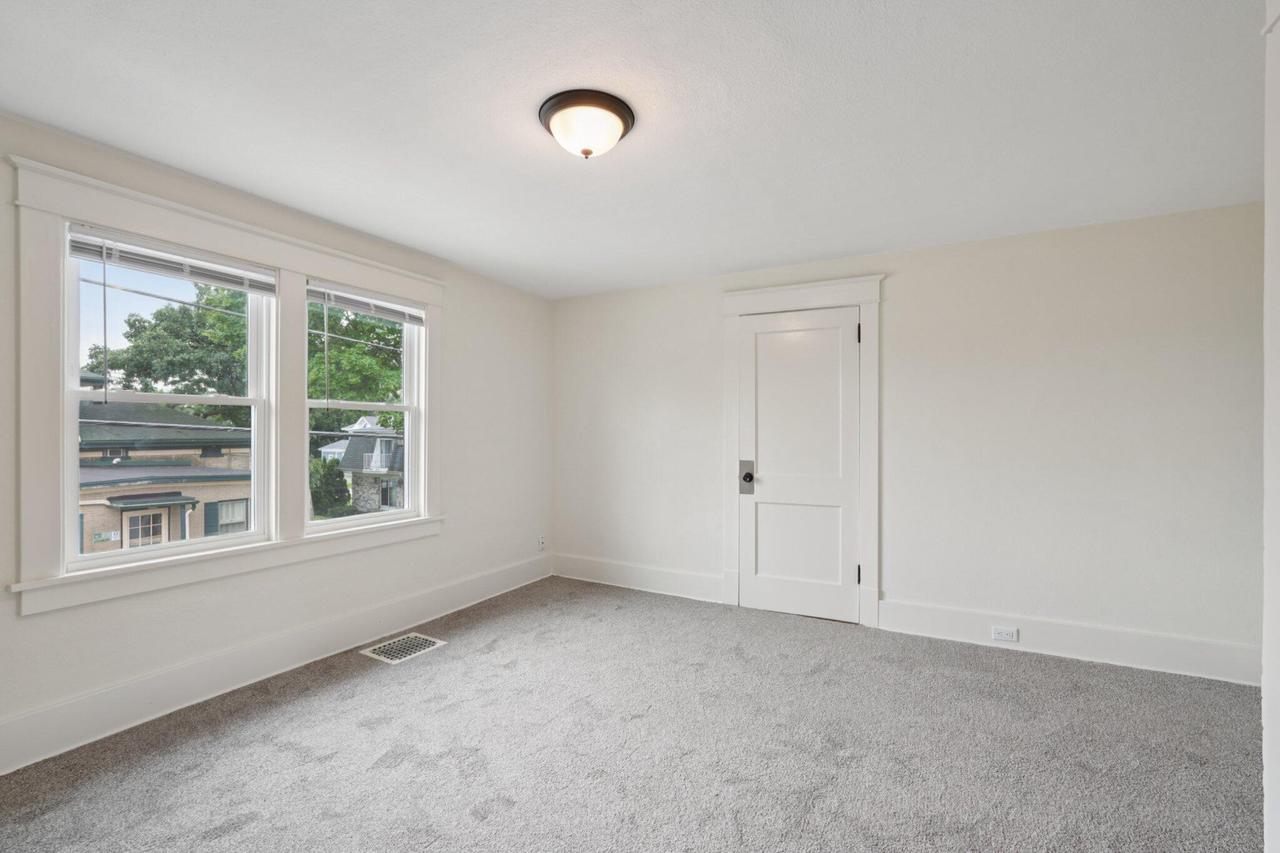 7 West Geneva STREET