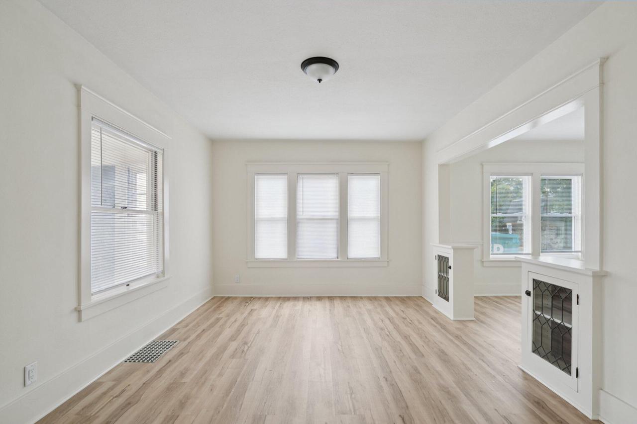 7 West Geneva STREET