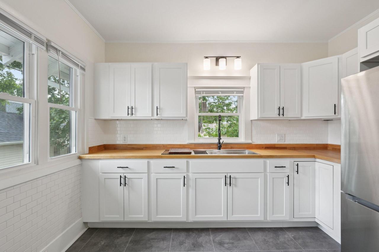 7 West Geneva STREET