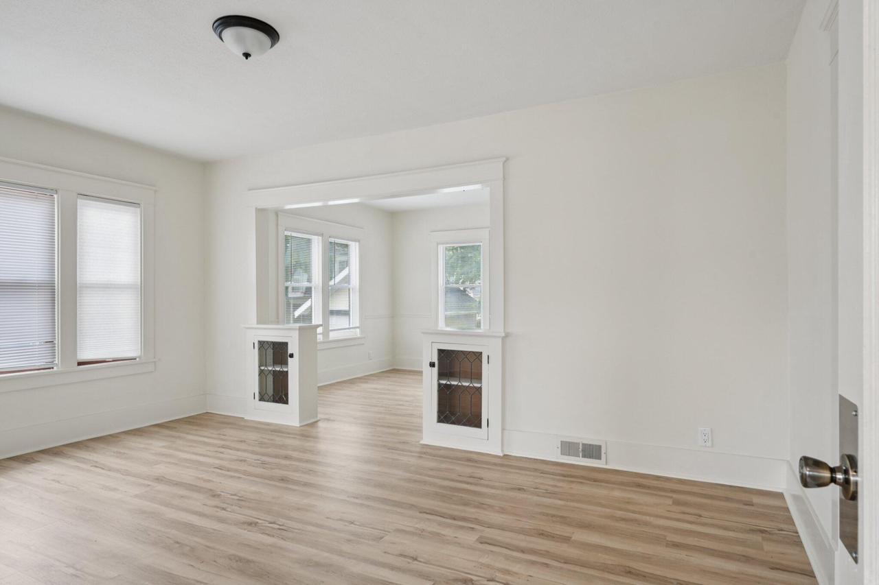 7 West Geneva STREET