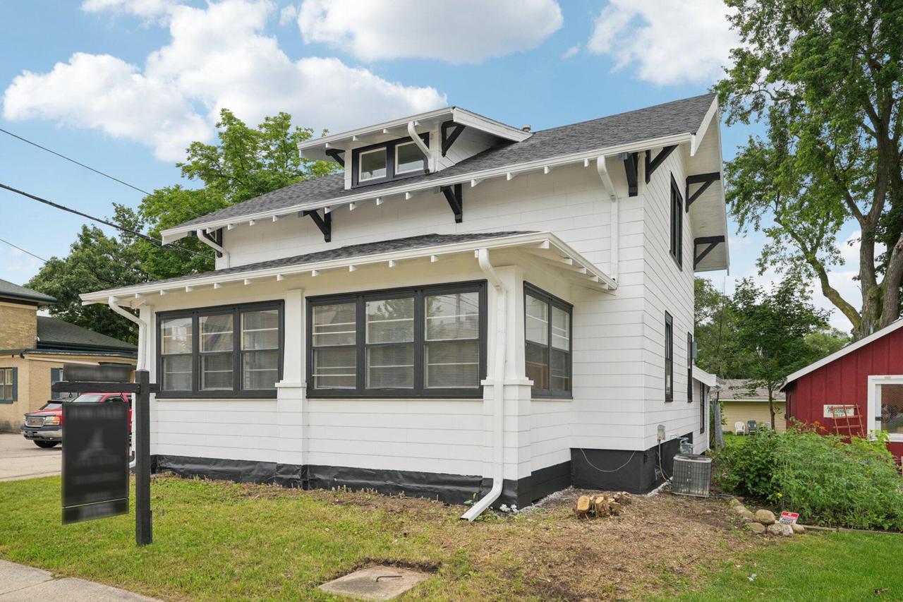 7 West Geneva STREET