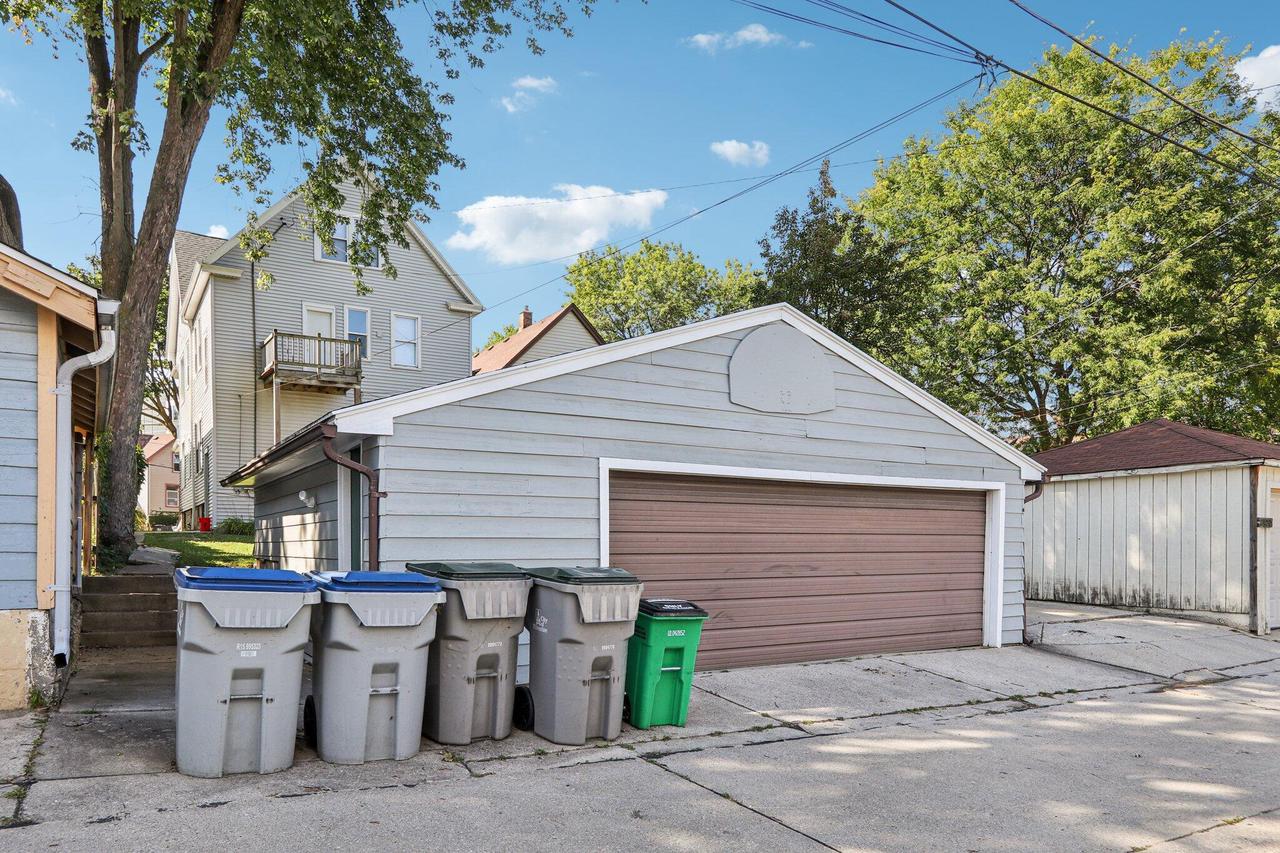 2422 South Woodward STREET 2424