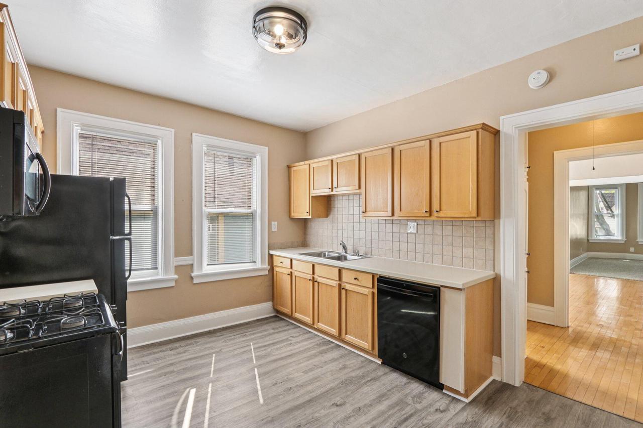 2422 South Woodward STREET 2424