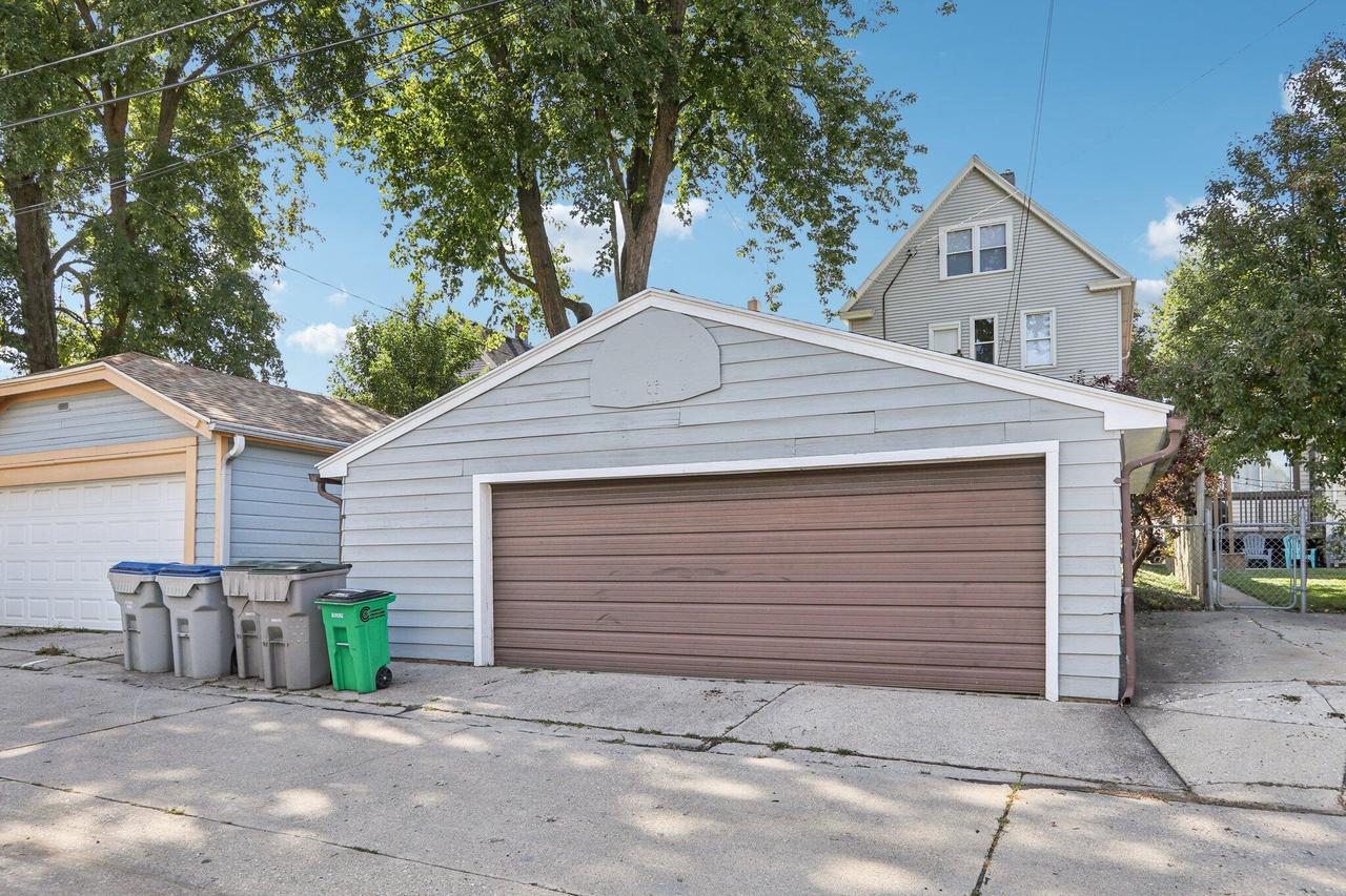 2422 South Woodward STREET 2424