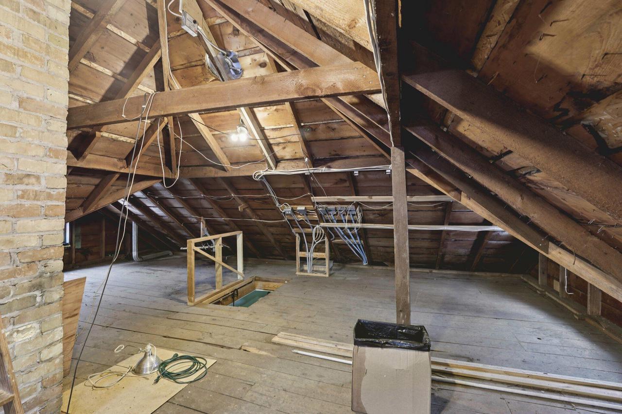 216 East Madison STREET