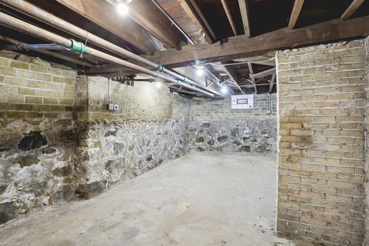 216 East Madison STREET