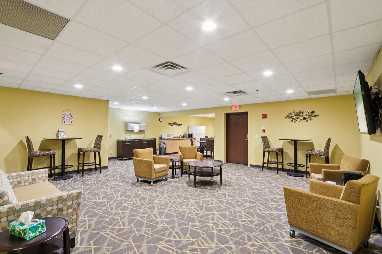 5200 South Tuckaway BOULEVARD 107A