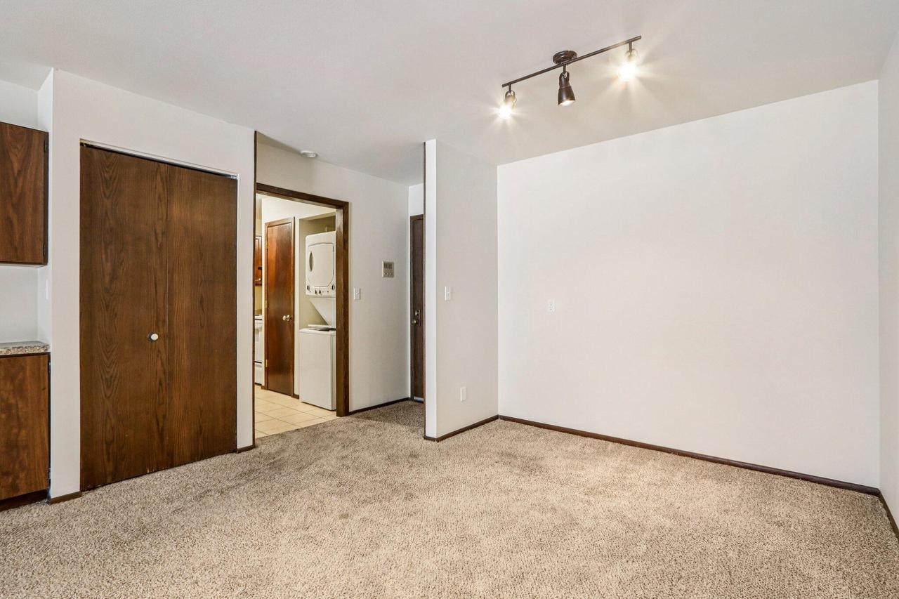 5200 South Tuckaway BOULEVARD 107A