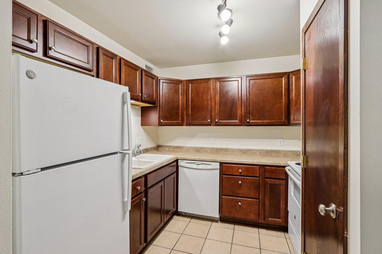 5200 South Tuckaway BOULEVARD 107A