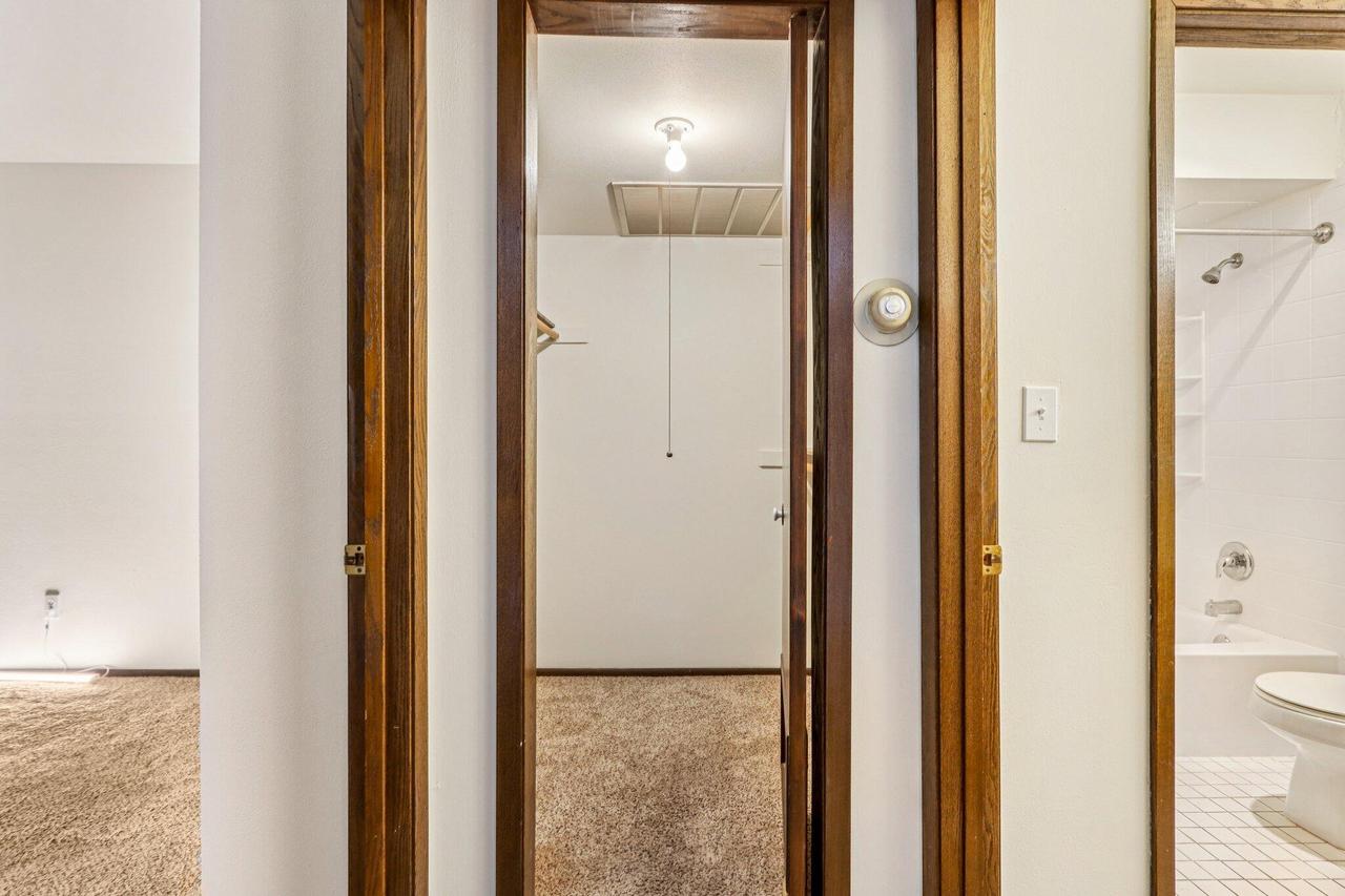 5200 South Tuckaway BOULEVARD 107A