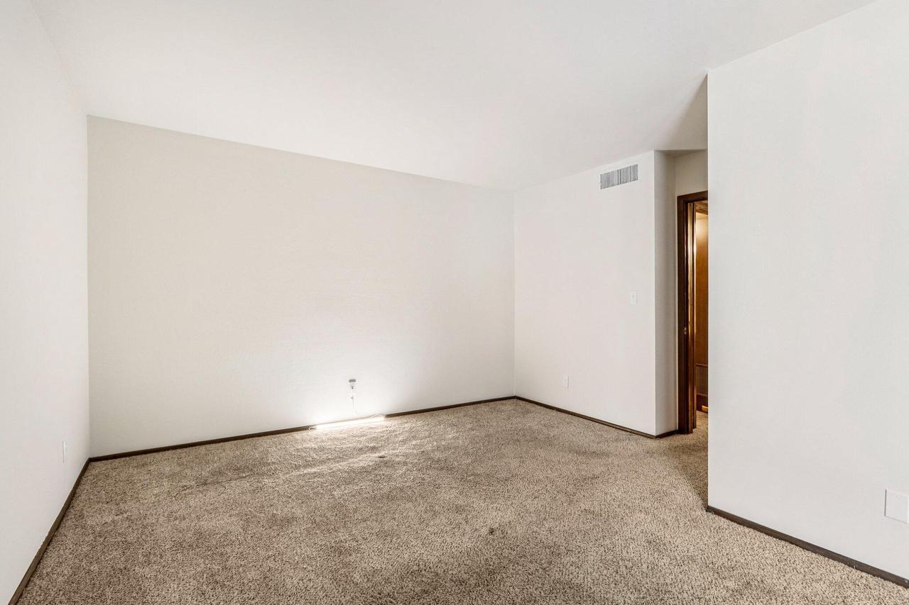 5200 South Tuckaway BOULEVARD 107A