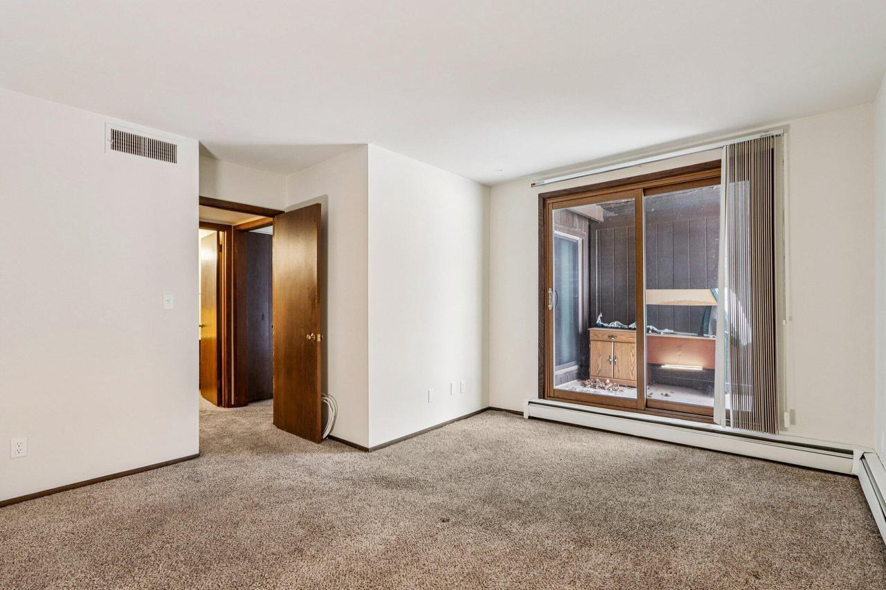 5200 South Tuckaway BOULEVARD 107A