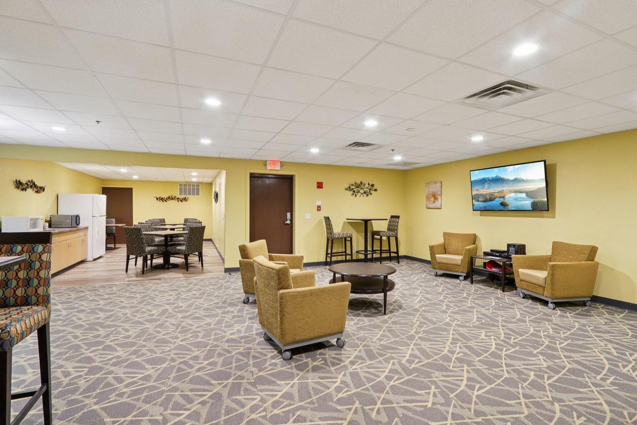 5200 South Tuckaway BOULEVARD 107A