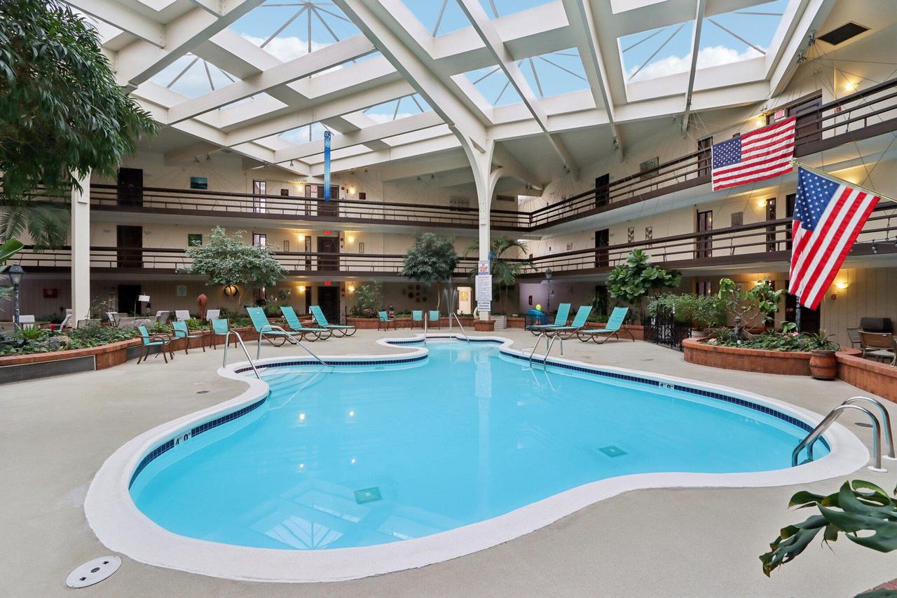 5200 South Tuckaway BOULEVARD 107A