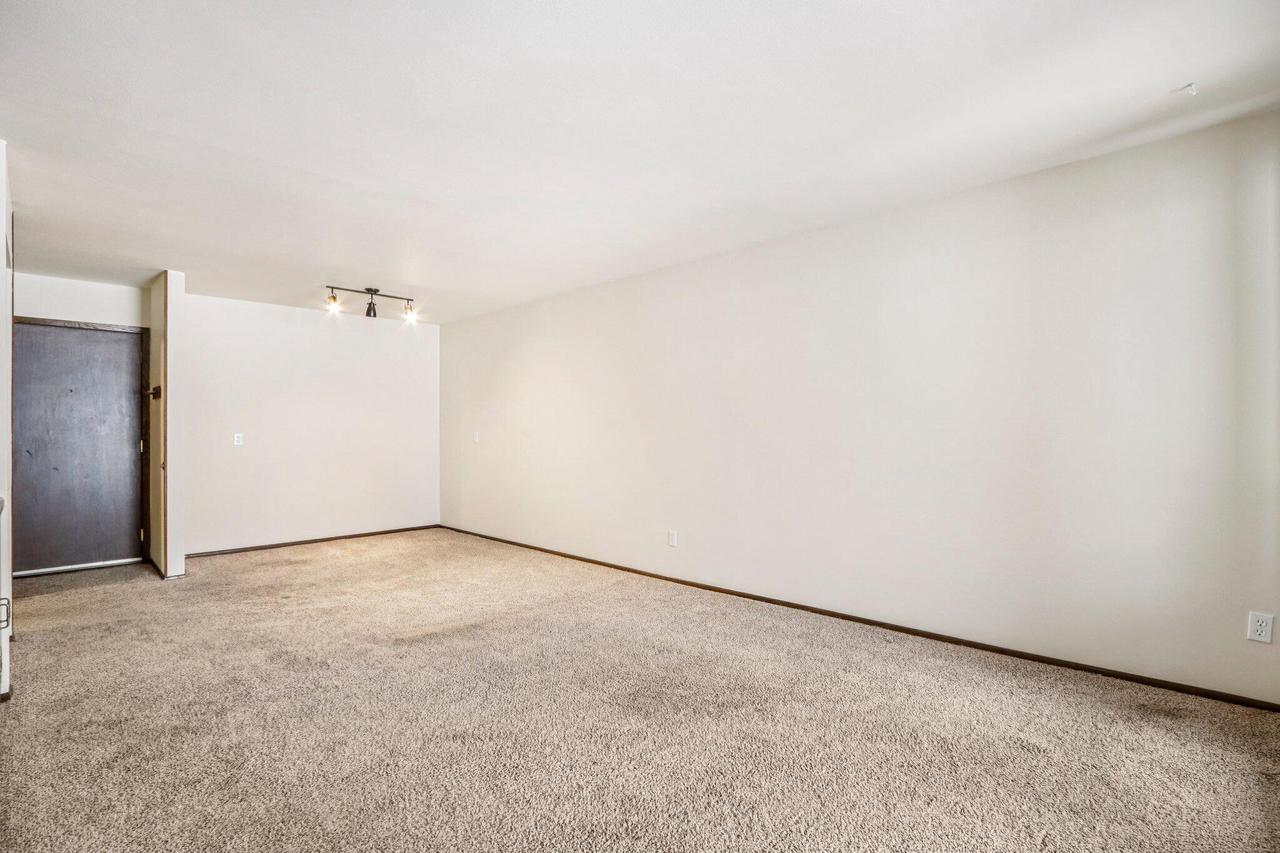 5200 South Tuckaway BOULEVARD 107A