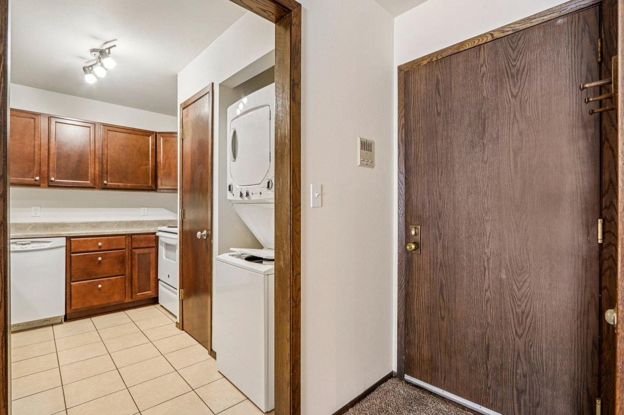 5200 South Tuckaway BOULEVARD 107A