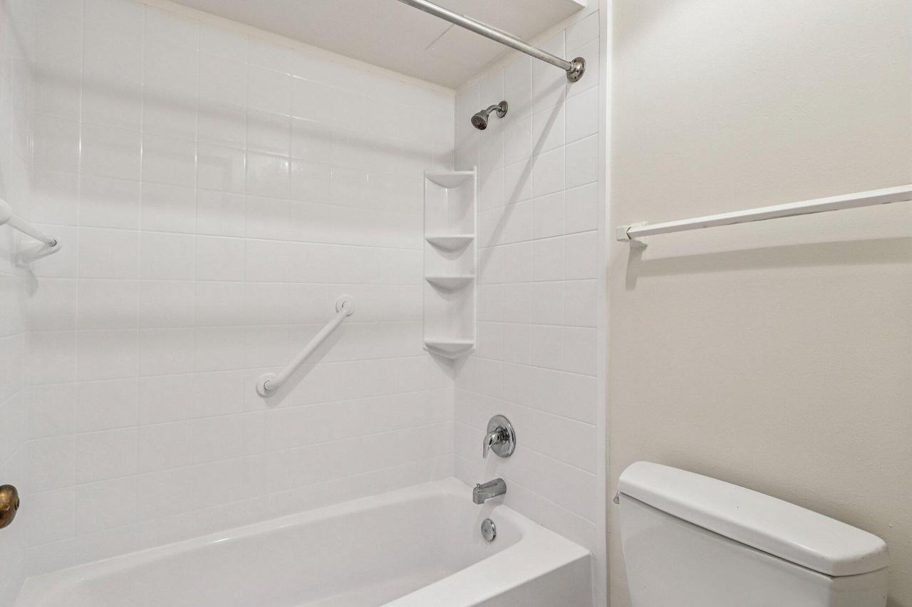 5200 South Tuckaway BOULEVARD 107A