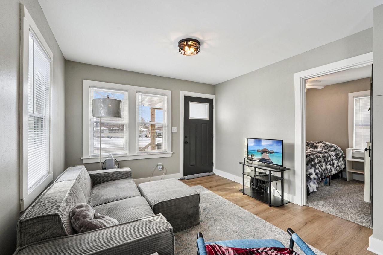 4928 North 107th STREET