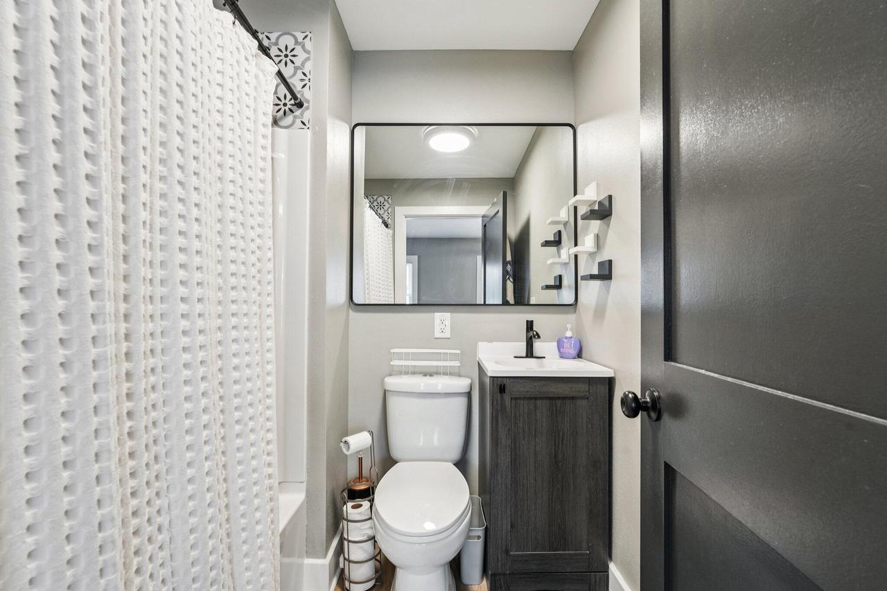 4928 North 107th STREET