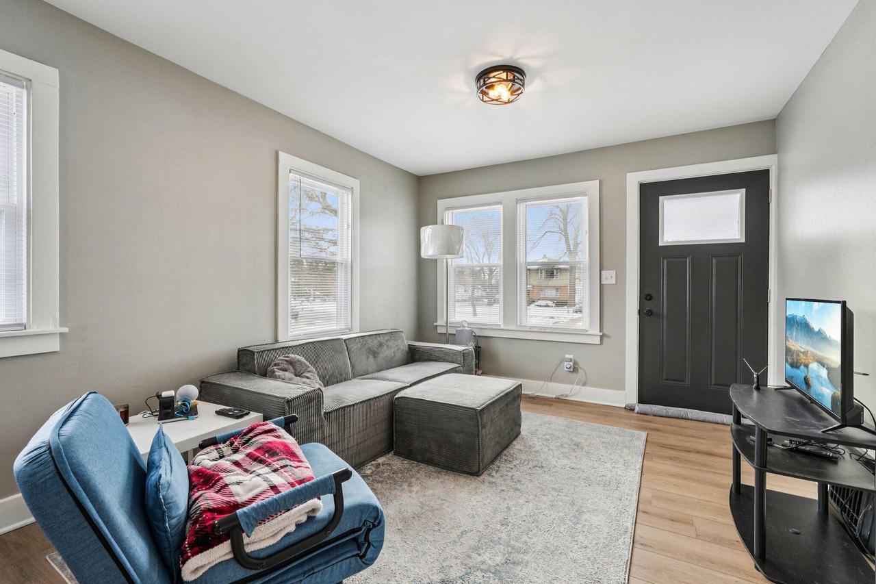 4928 North 107th STREET