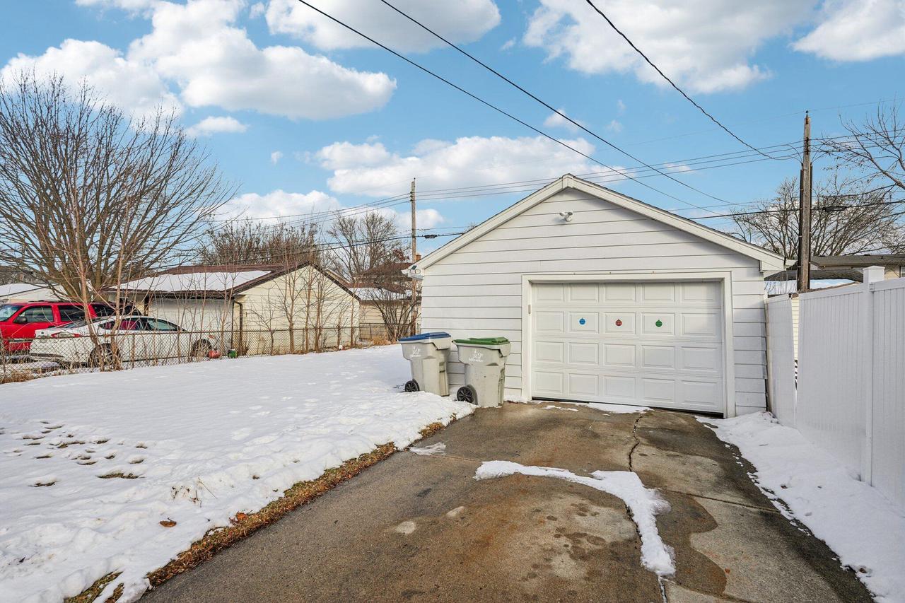 4928 North 107th STREET