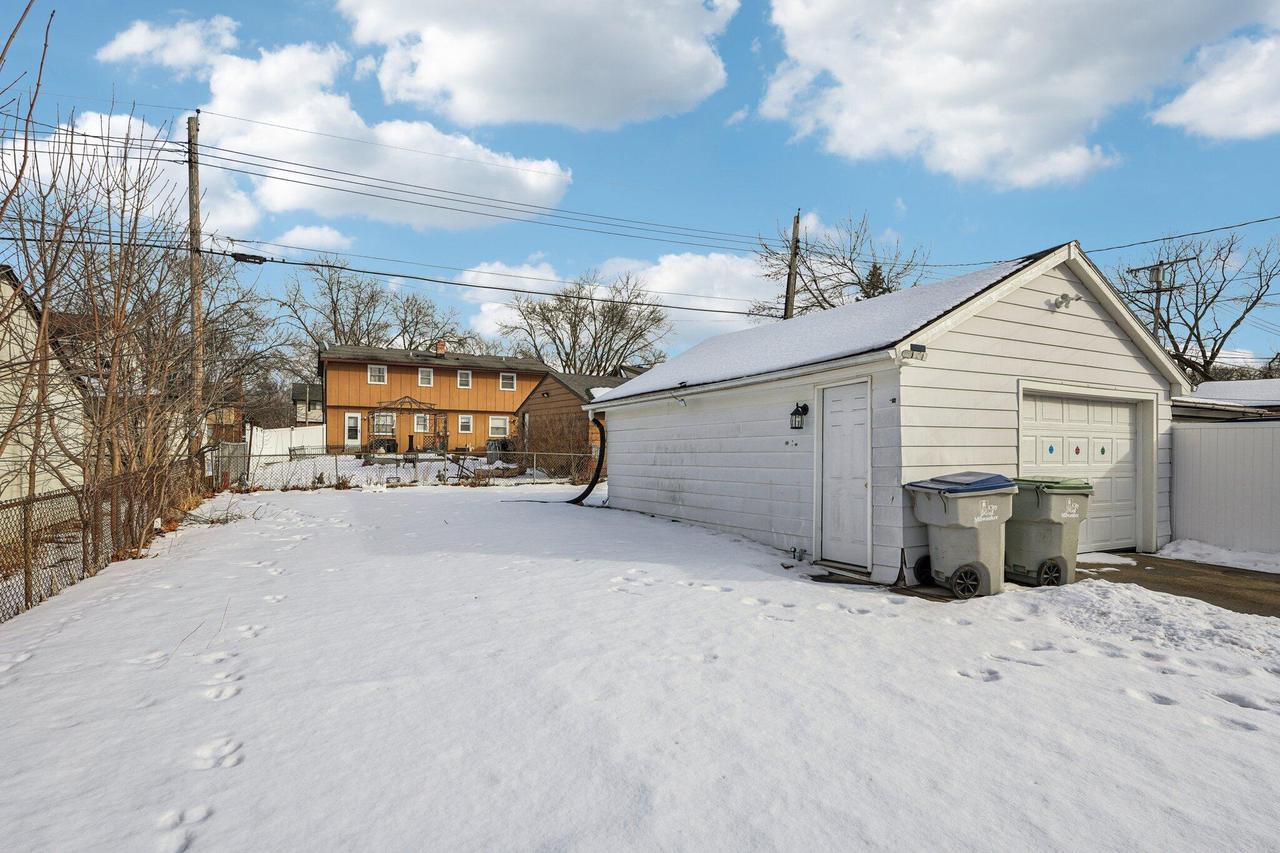 4928 North 107th STREET