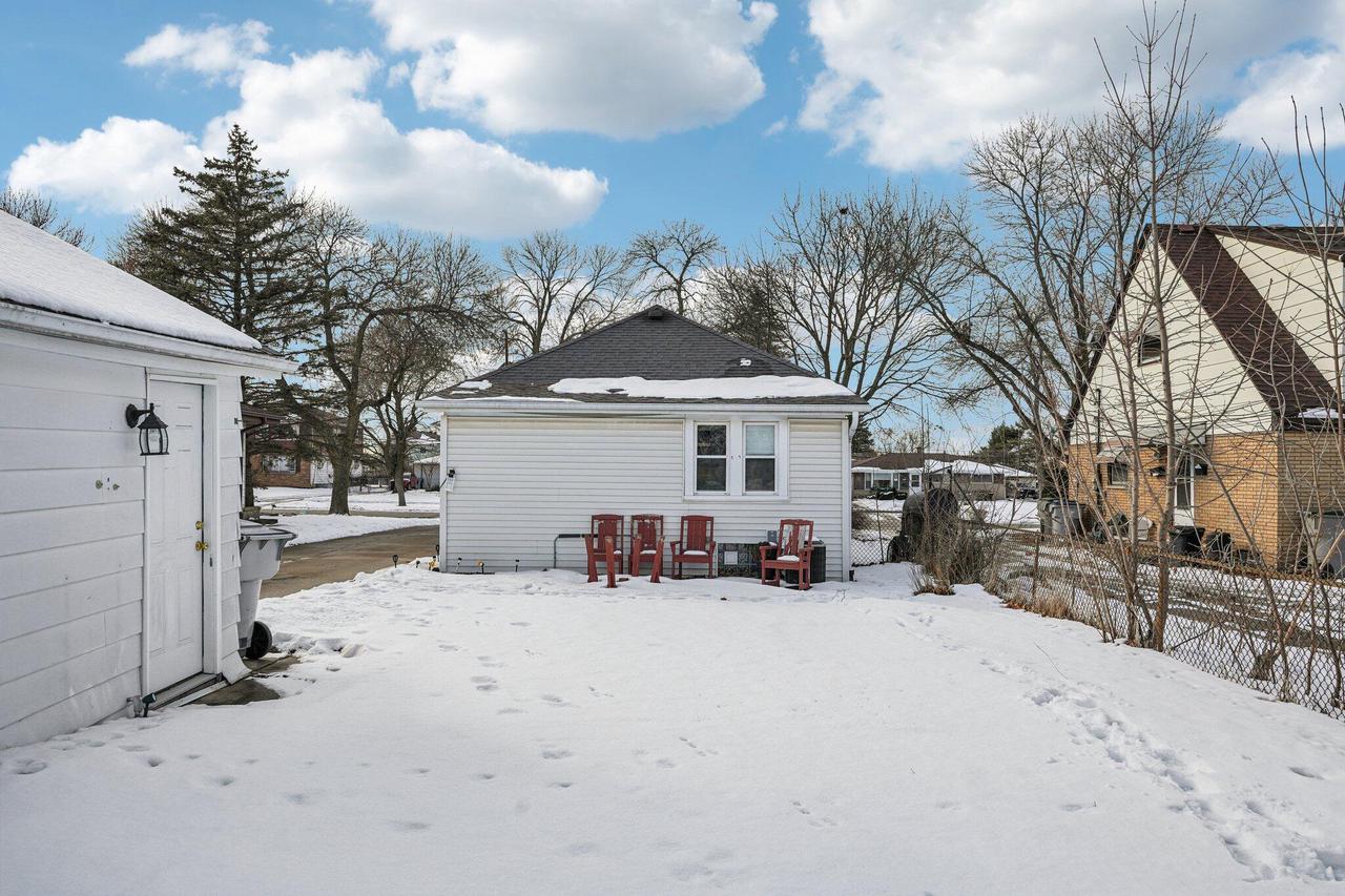 4928 North 107th STREET