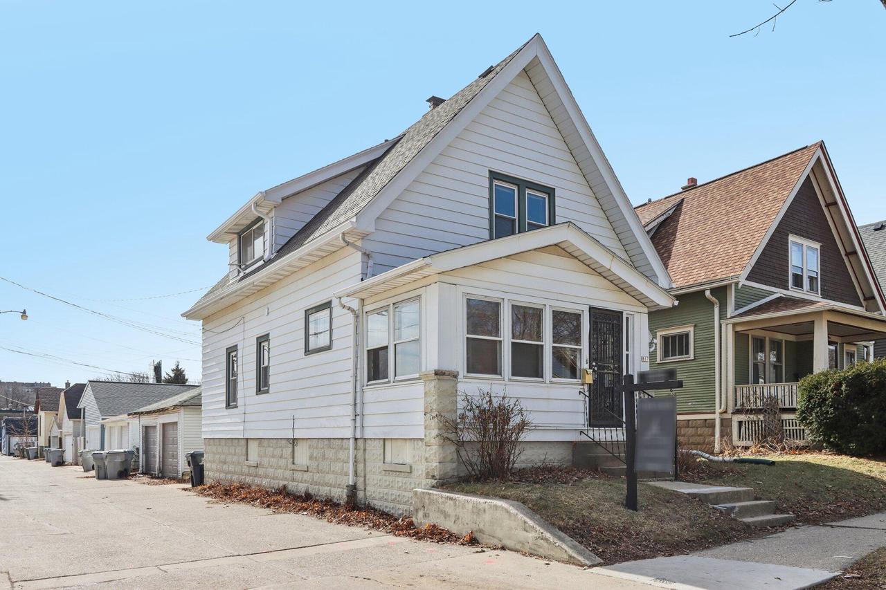 817 East Otjen STREET