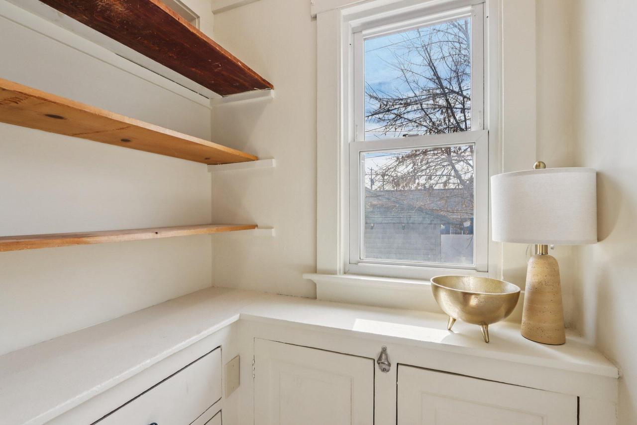 817 East Otjen STREET