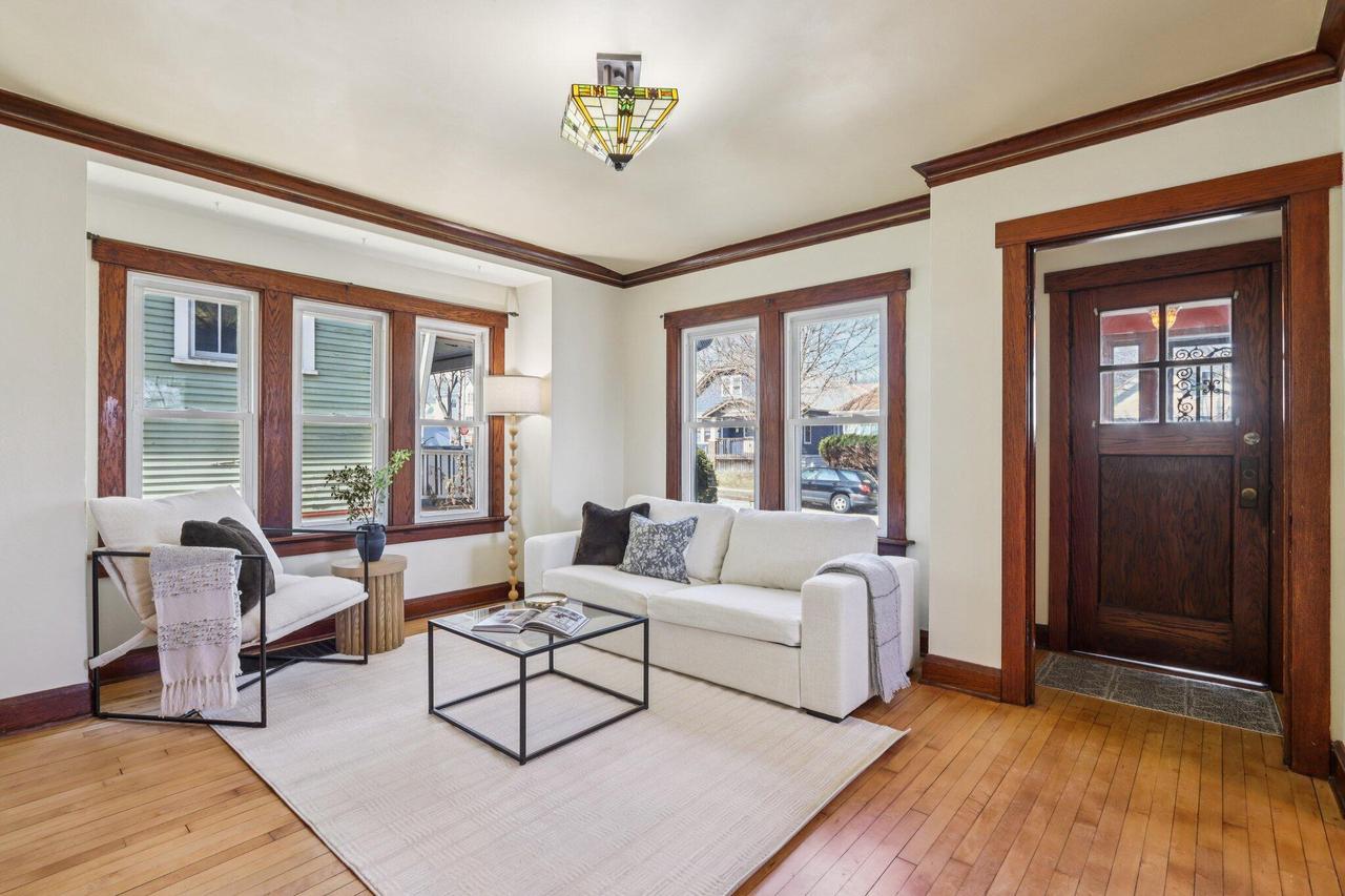 817 East Otjen STREET