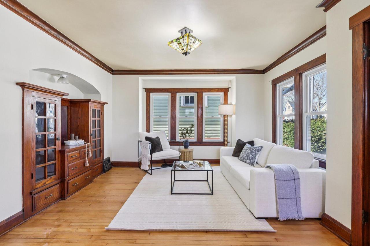 817 East Otjen STREET