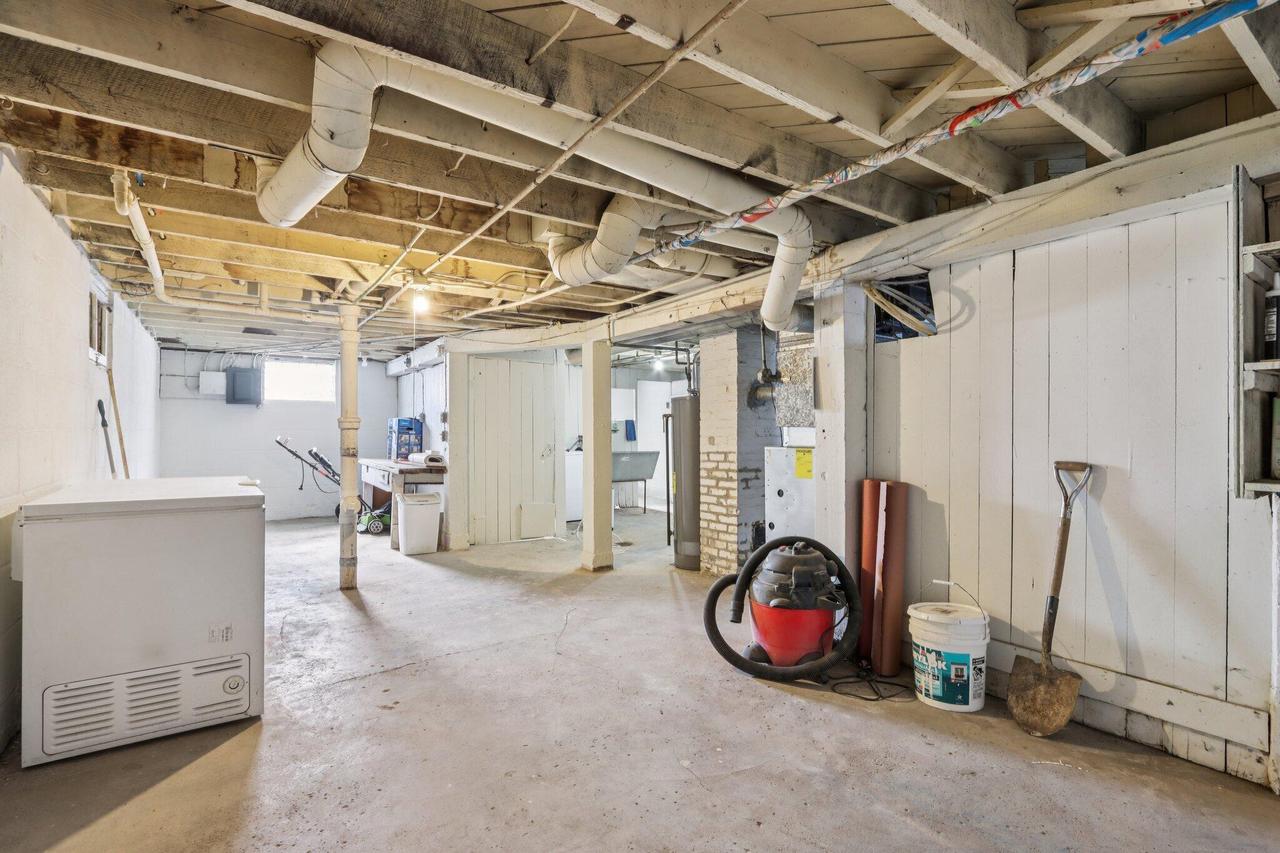 817 East Otjen STREET