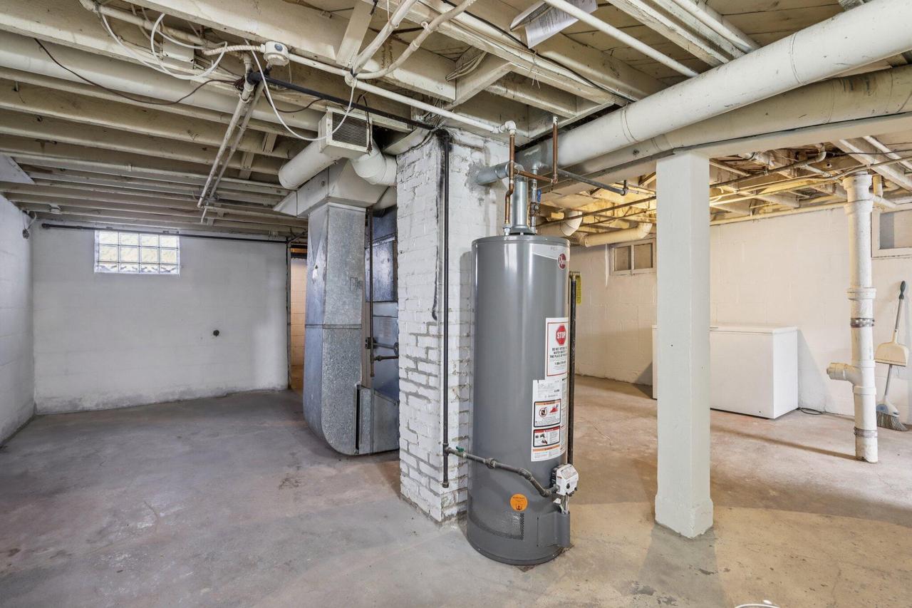 817 East Otjen STREET