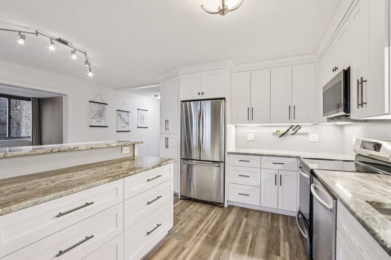 1919 North Summit AVENUE 1D