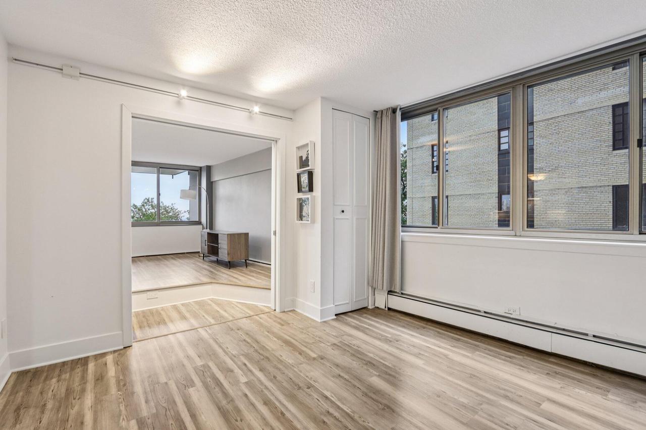 1919 North Summit AVENUE 1D