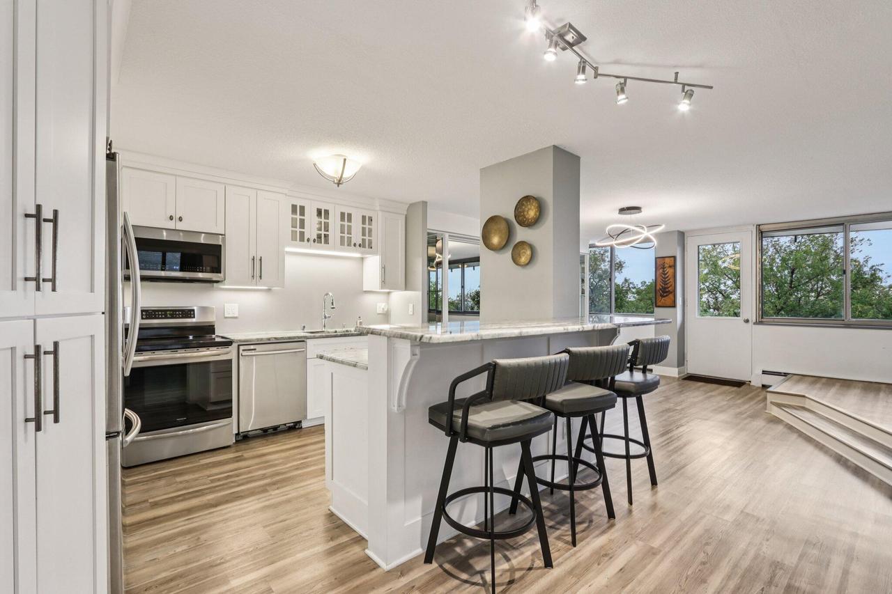 1919 North Summit AVENUE 1D