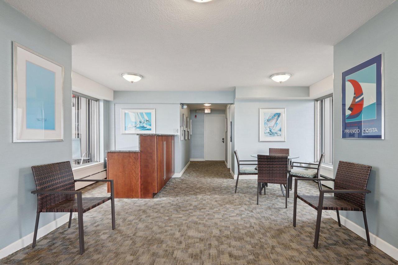 1919 North Summit AVENUE 1D