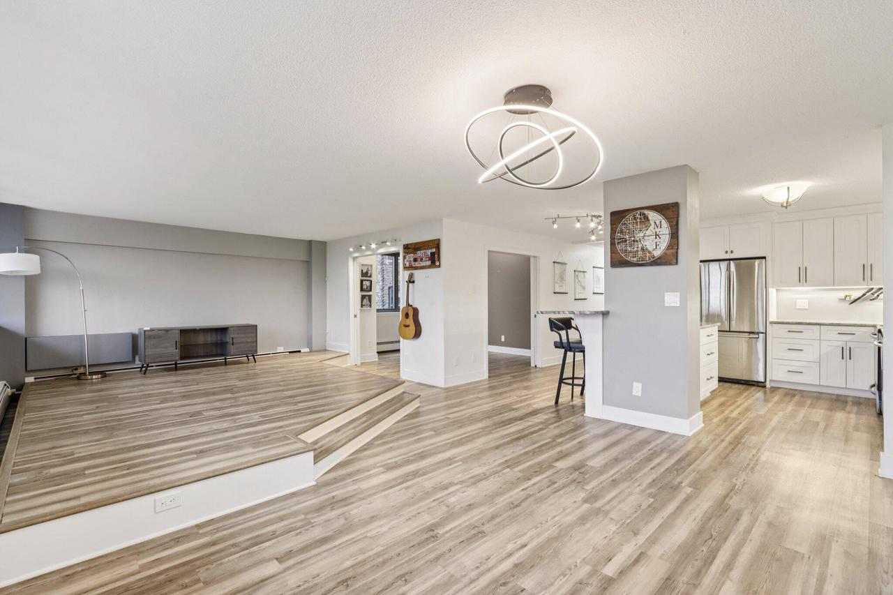 1919 North Summit AVENUE 1D