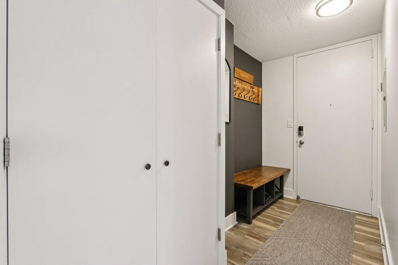 1919 North Summit AVENUE 1D