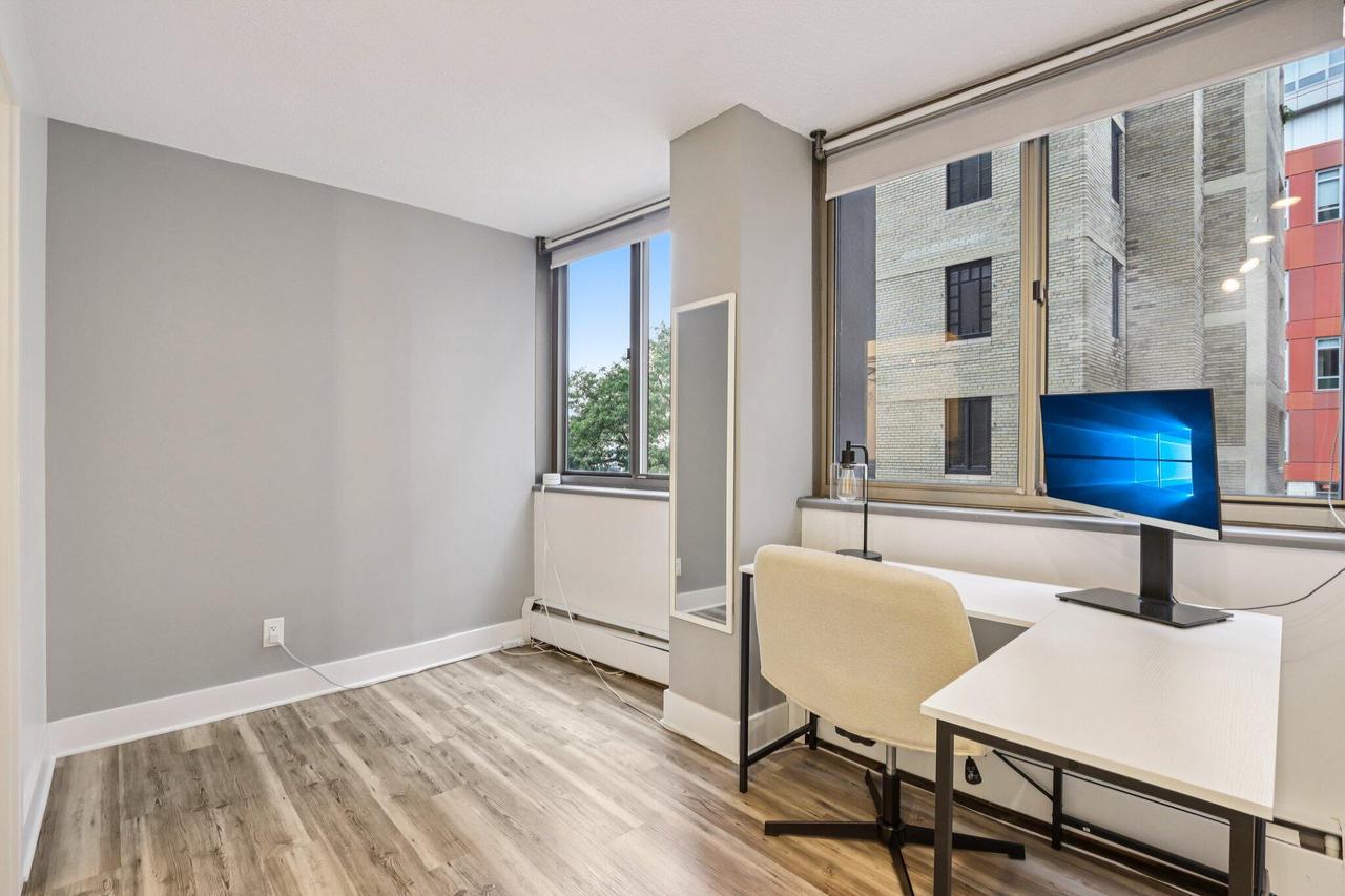 1919 North Summit AVENUE 1D