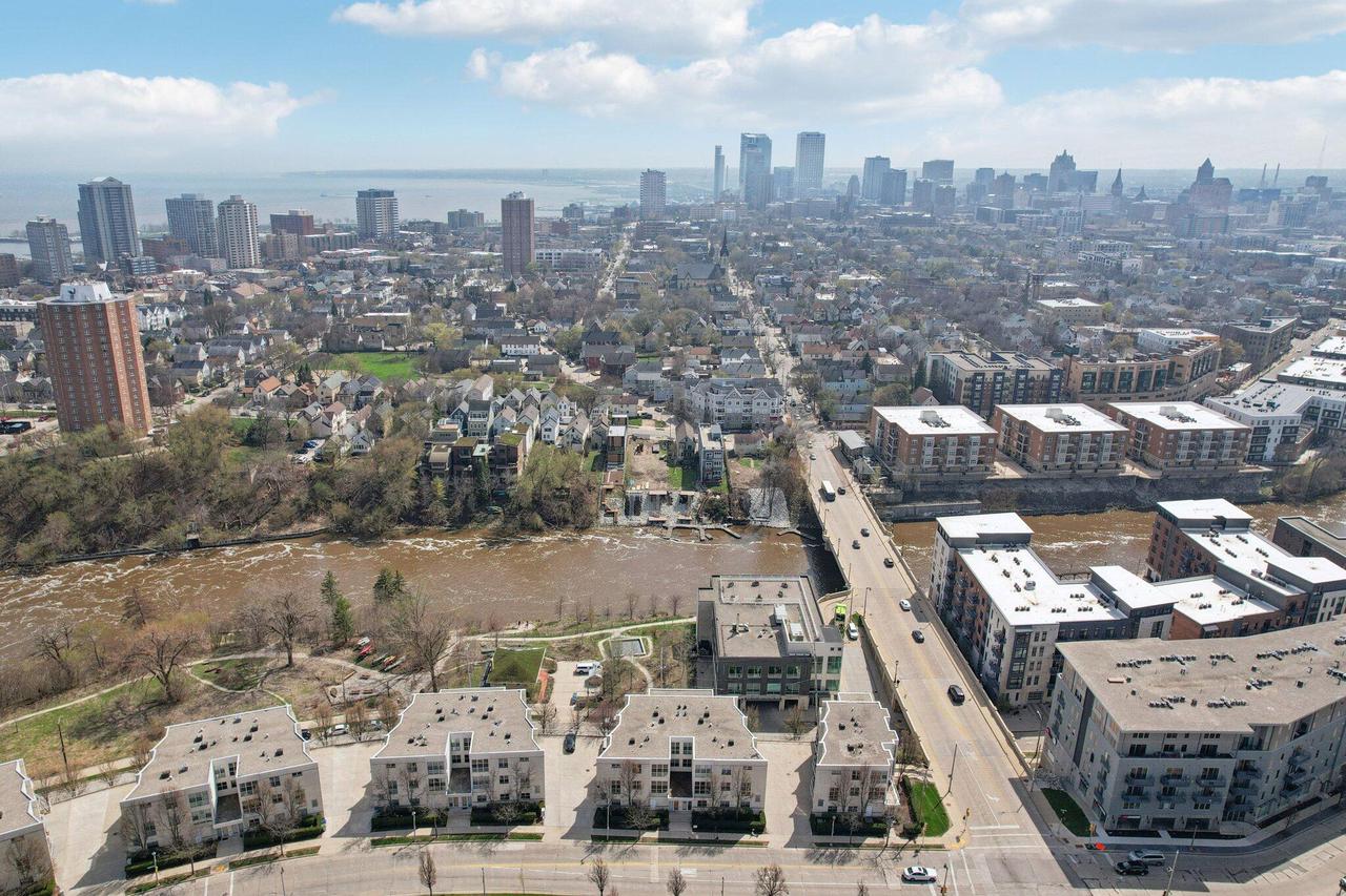 2118 North Commerce STREET