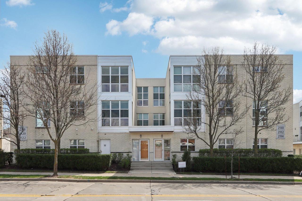 2118 North Commerce STREET