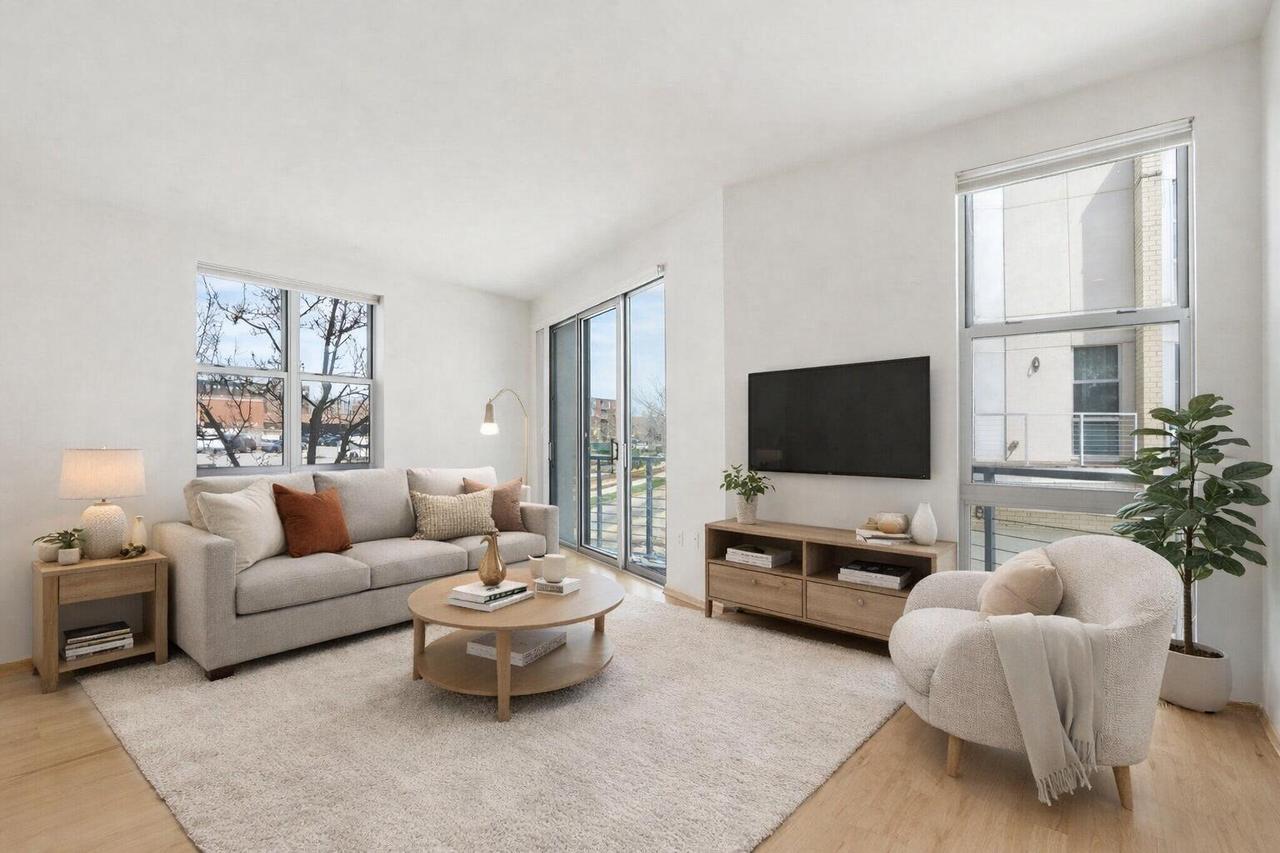 2118 North Commerce STREET