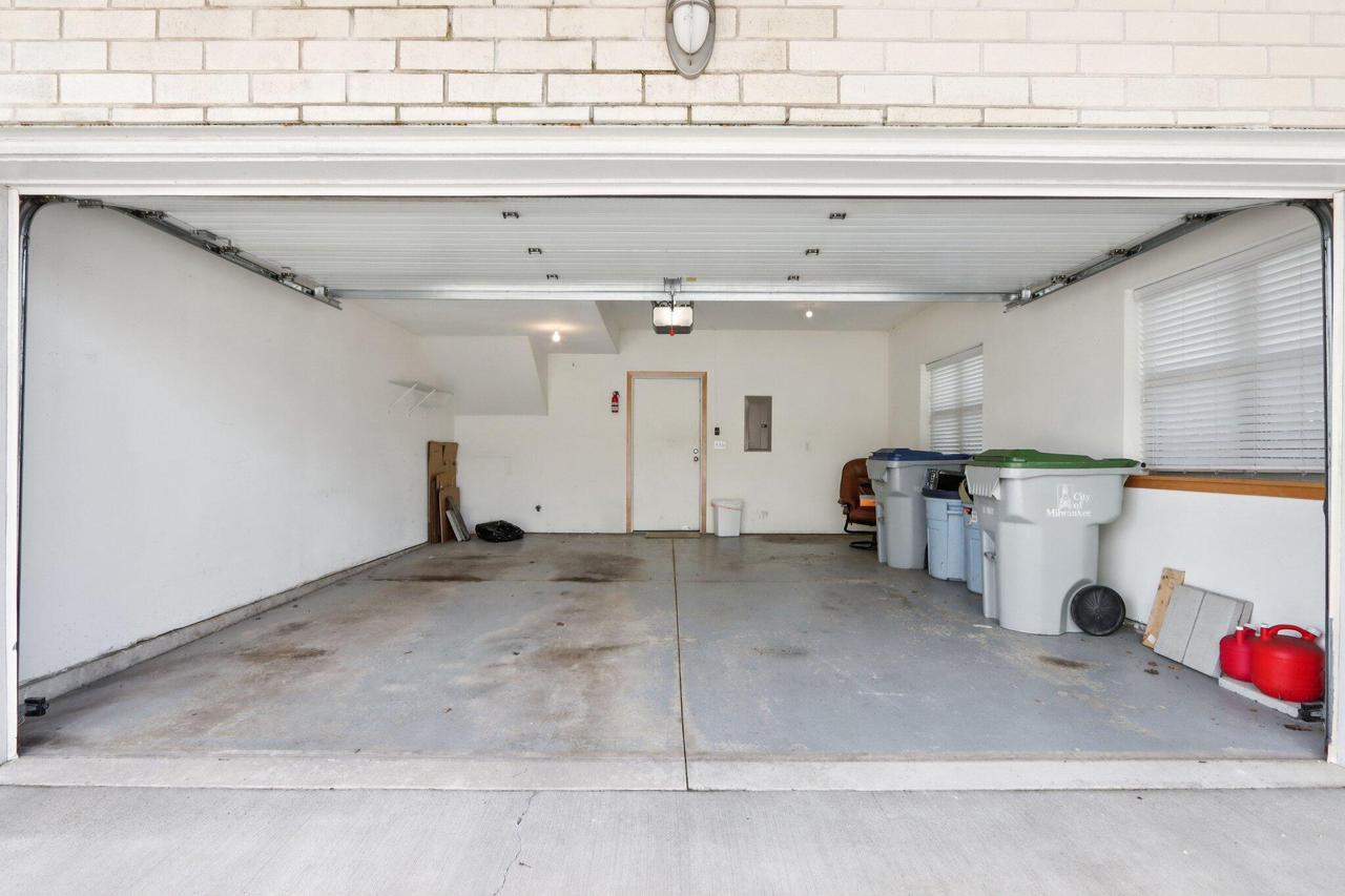 2118 North Commerce STREET