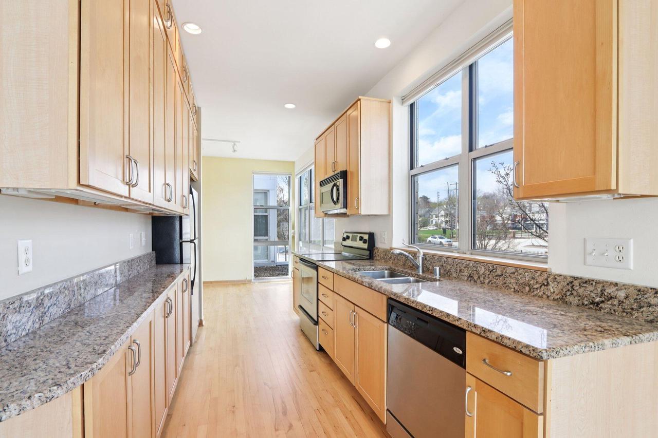 2118 North Commerce STREET