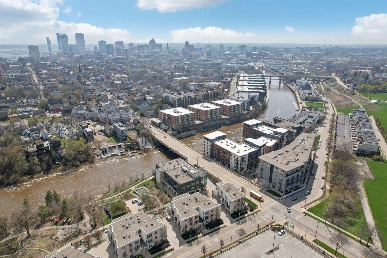 2118 North Commerce STREET