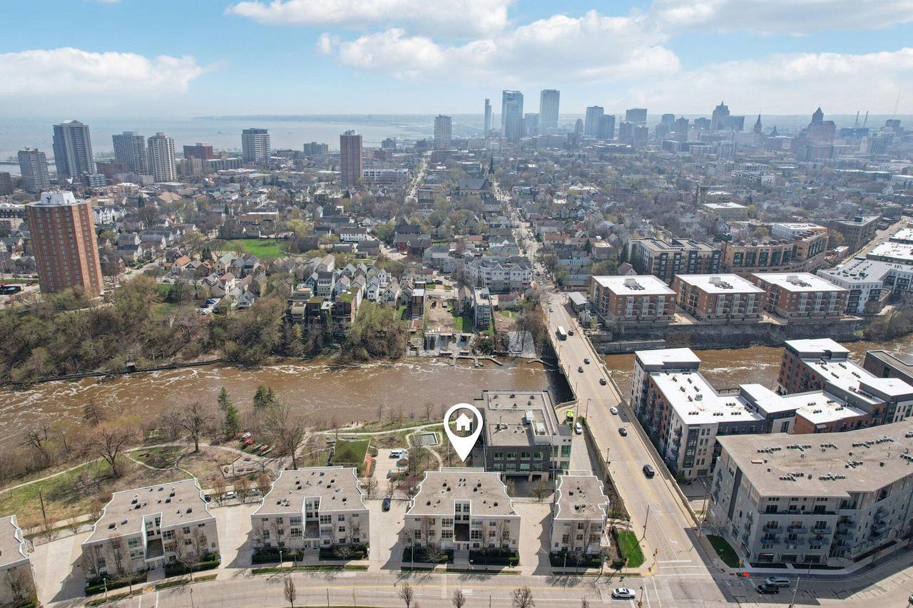 2118 North Commerce STREET