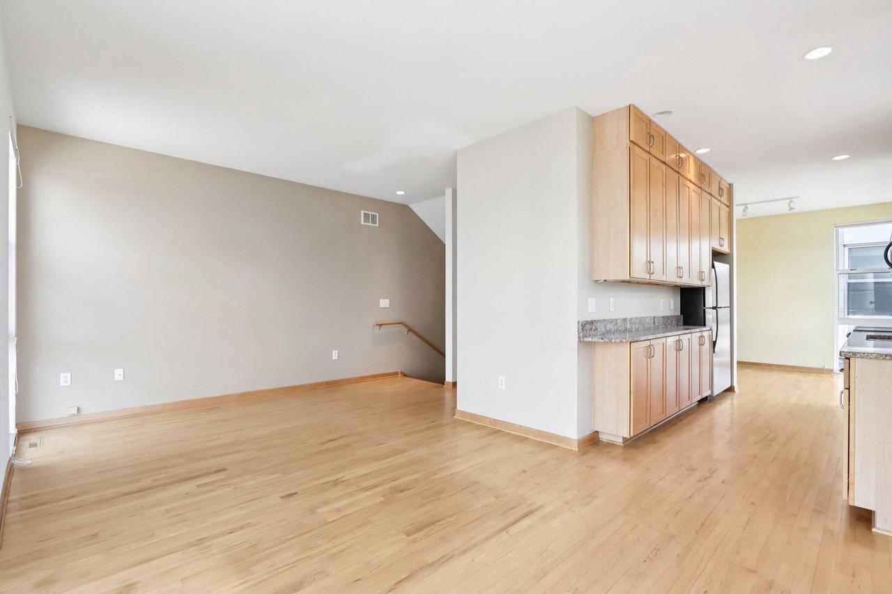 2118 North Commerce STREET