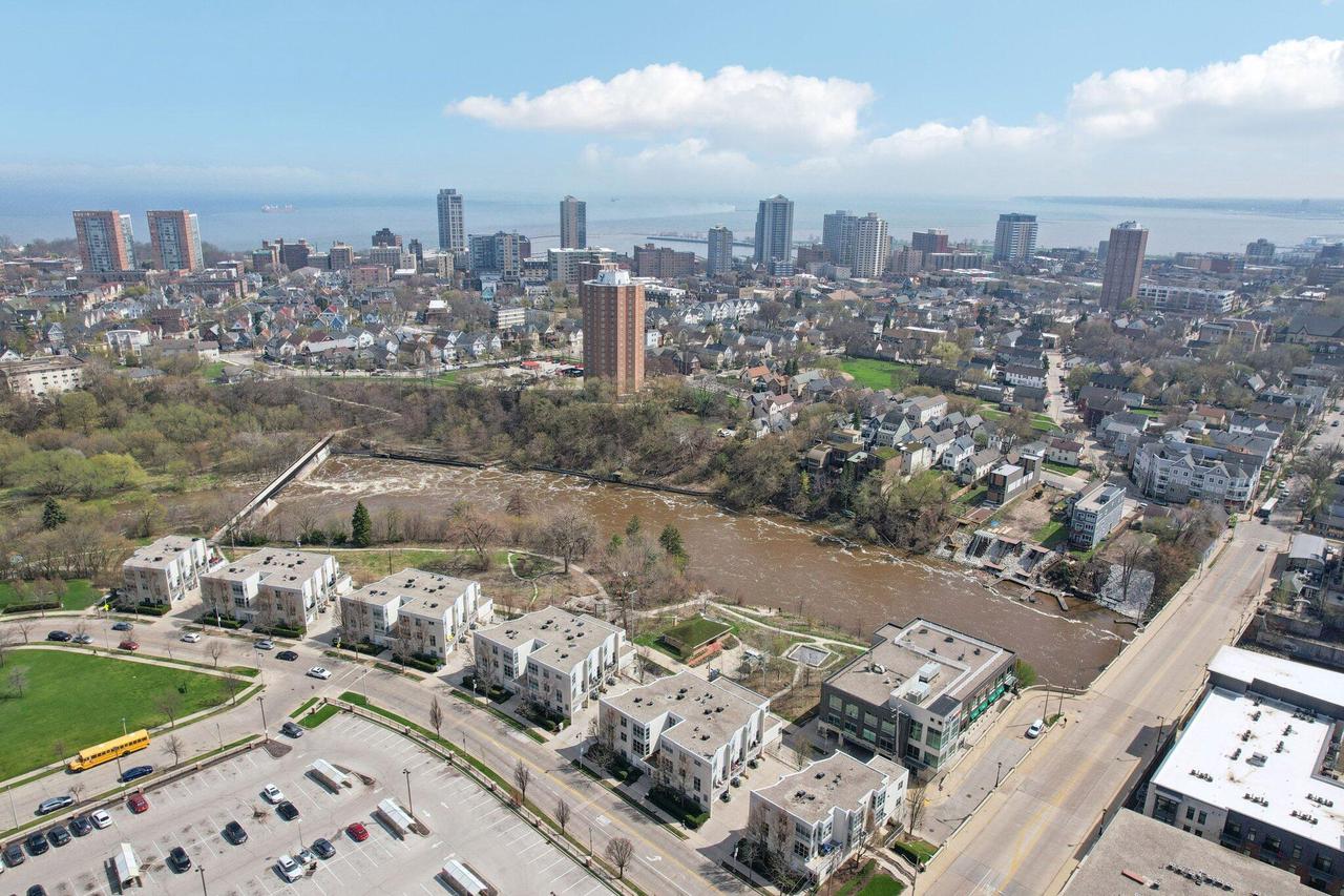 2118 North Commerce STREET