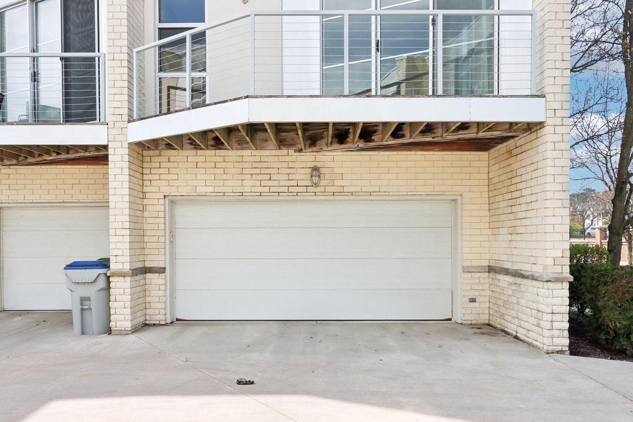 2118 North Commerce STREET